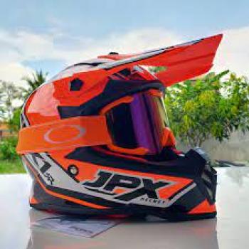 Alasan Mengapa Desain Helm Motocross Beda Dengan Helm Lainnya Menurut NSS Kedaton